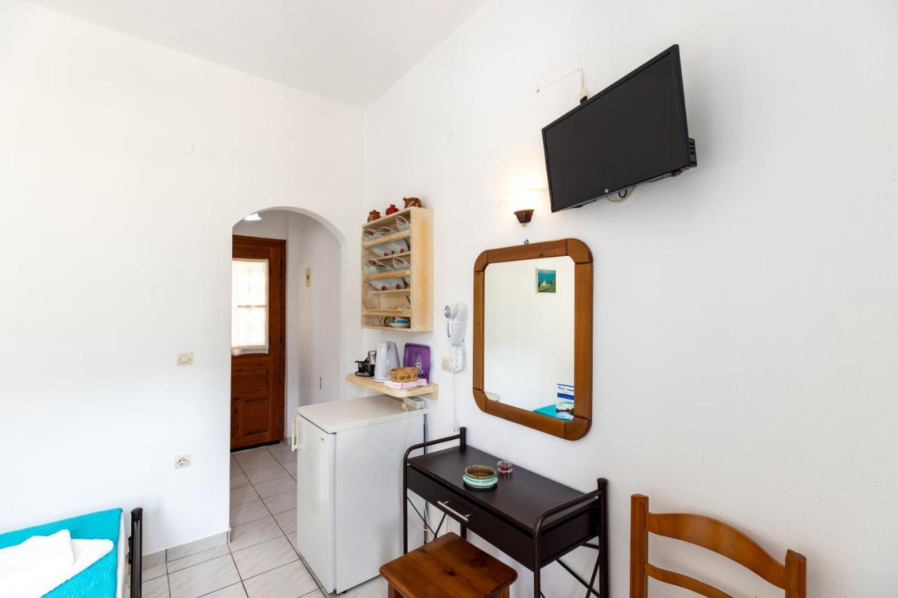 Peris Rooms Kamares  Ngoại thất bức ảnh